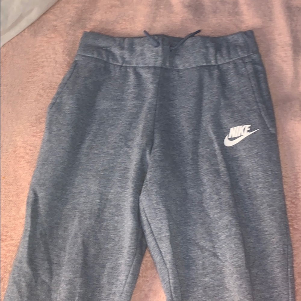 grey nike joggers